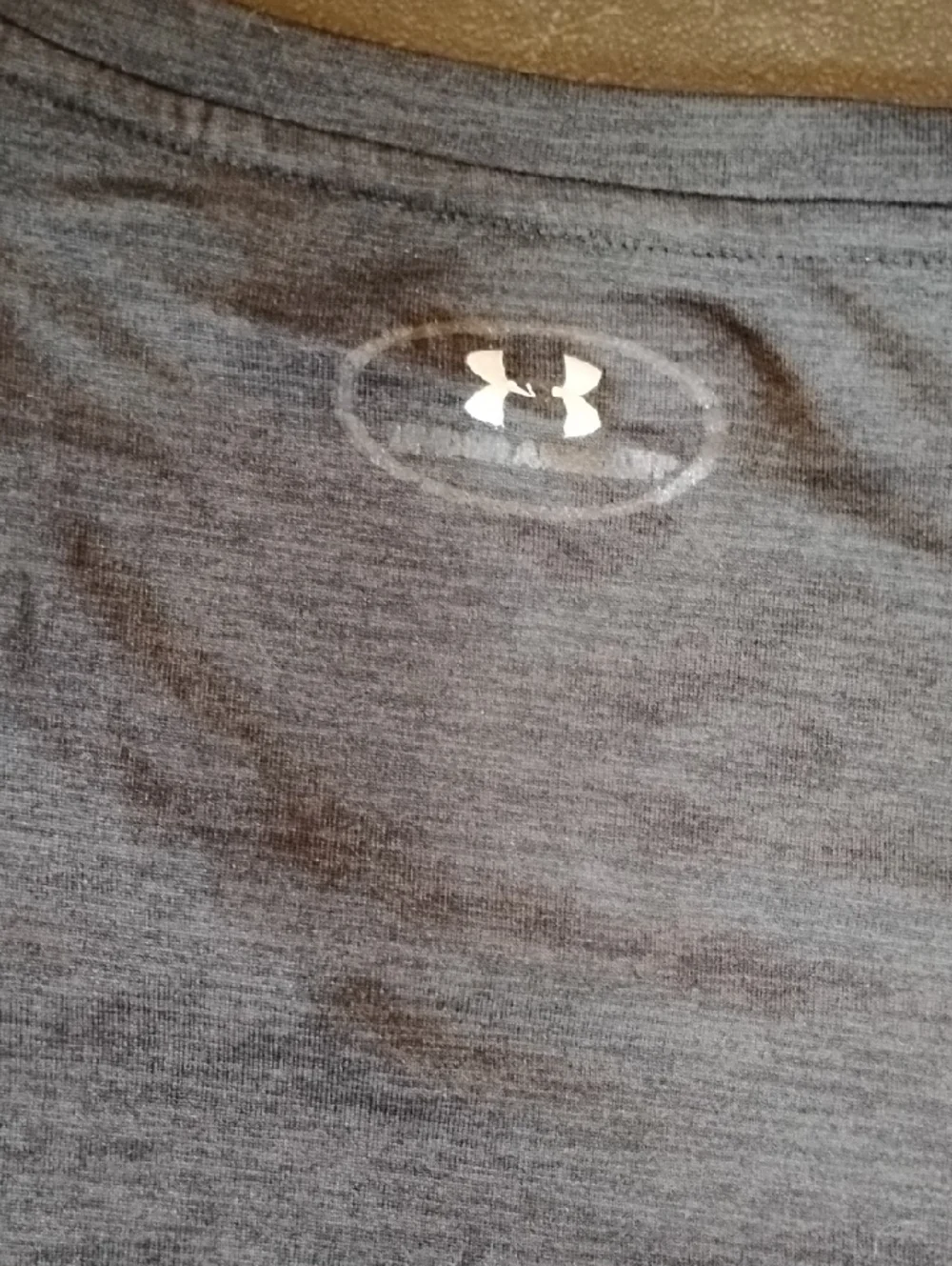 Under Armour Men’s Short Sleeve Athletic T-Shirt - Charcoal